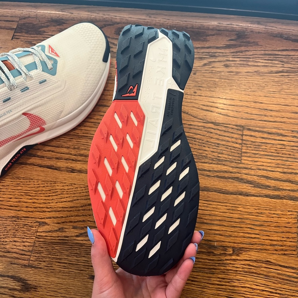 Men’s nike gore-Tex trail shoes - Picture 5 of 5